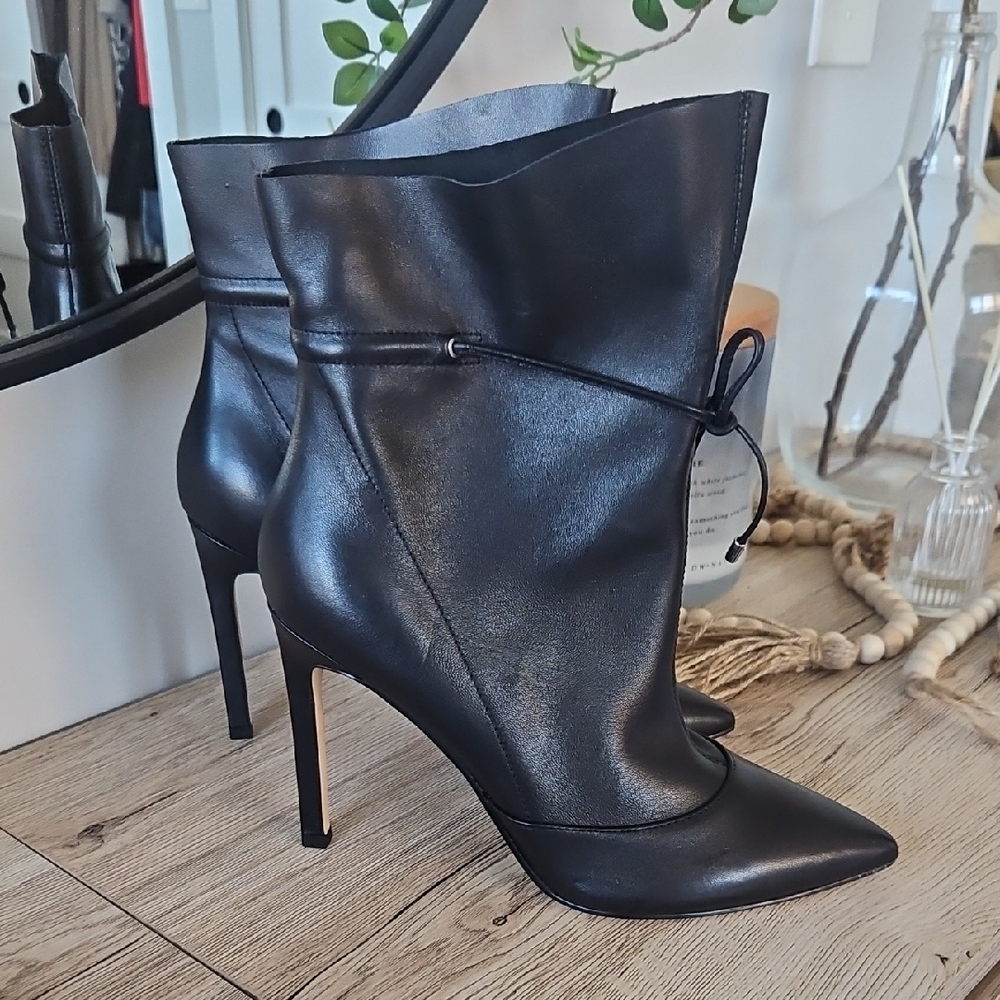 NWT - Nine West Elegant Black Leather Ankle Boots